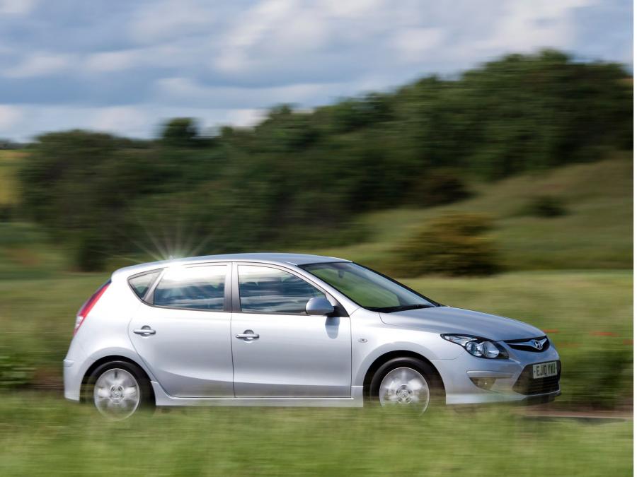 Hyundai i30 2010 года  (UK) (фото 5 из 8)
